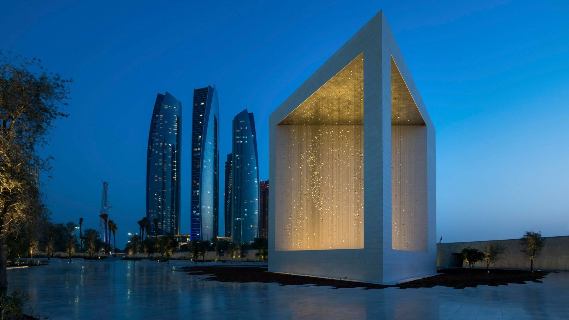 Exterior of the Desert Courtyard Hotel